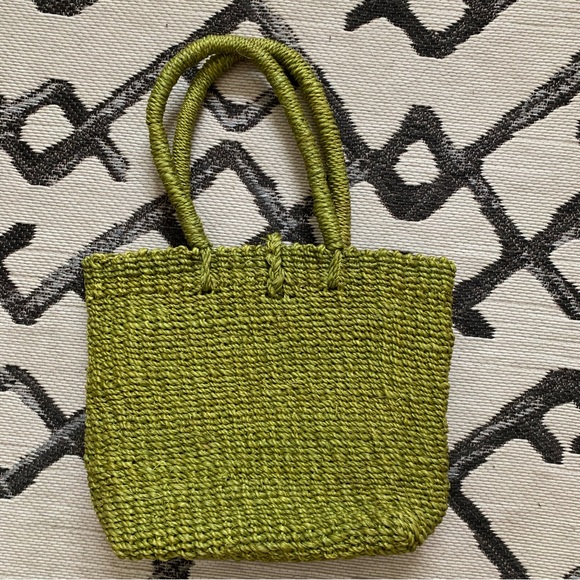 Green Raffia Handbag - Picture 3 of 5